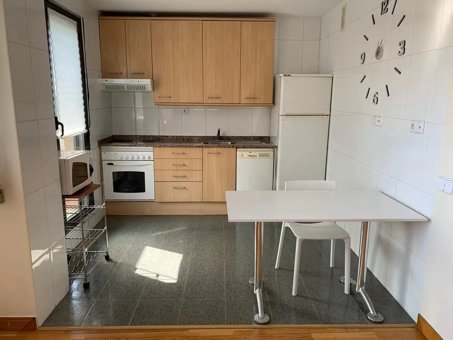 Cocina de Apartamento de alquiler en  Logroño con Calefacción, Terraza y Amueblado