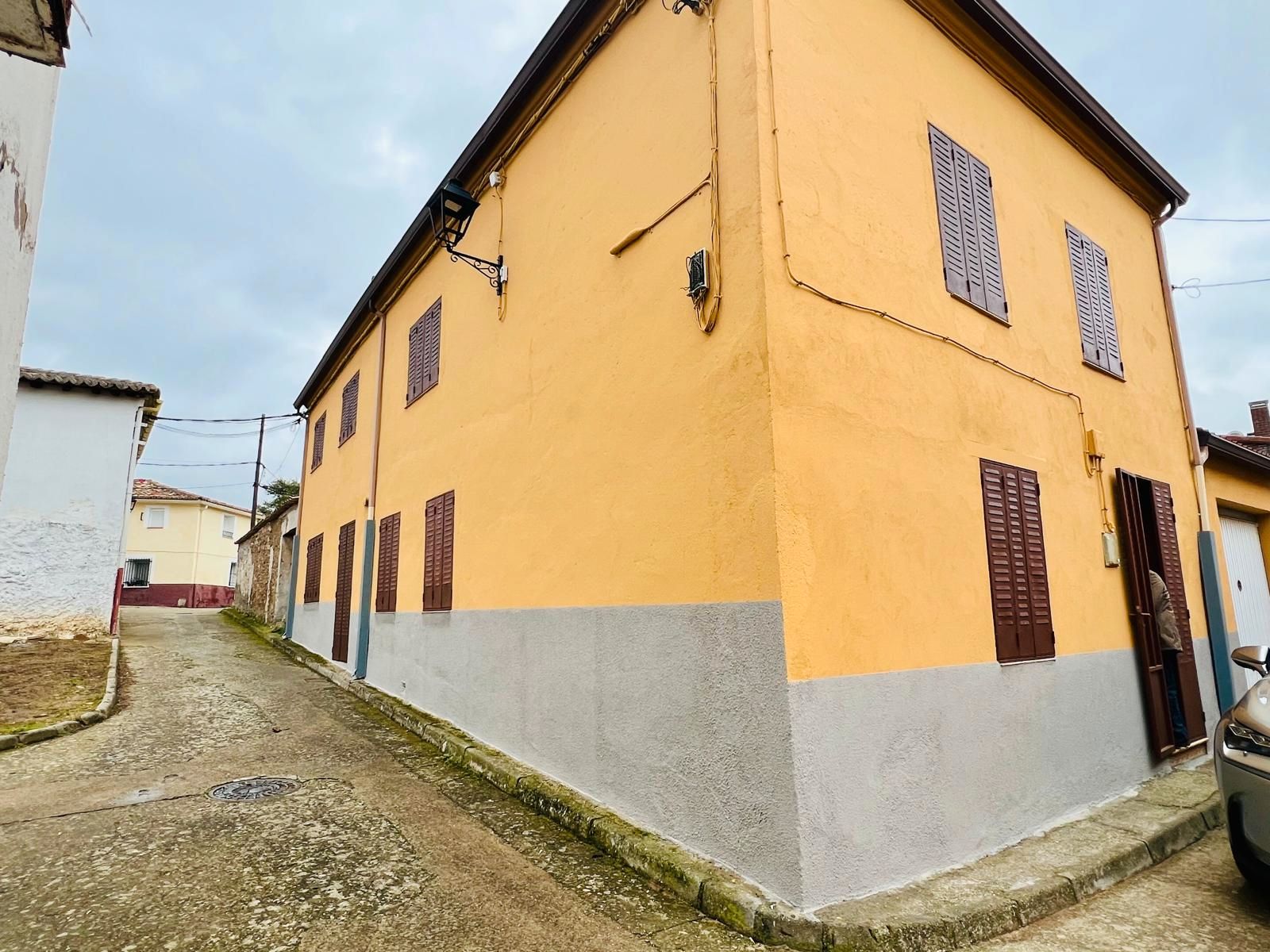 Vista exterior de Casa o xalet en venda en Membrillera amb Moblat, Balcó i Internet