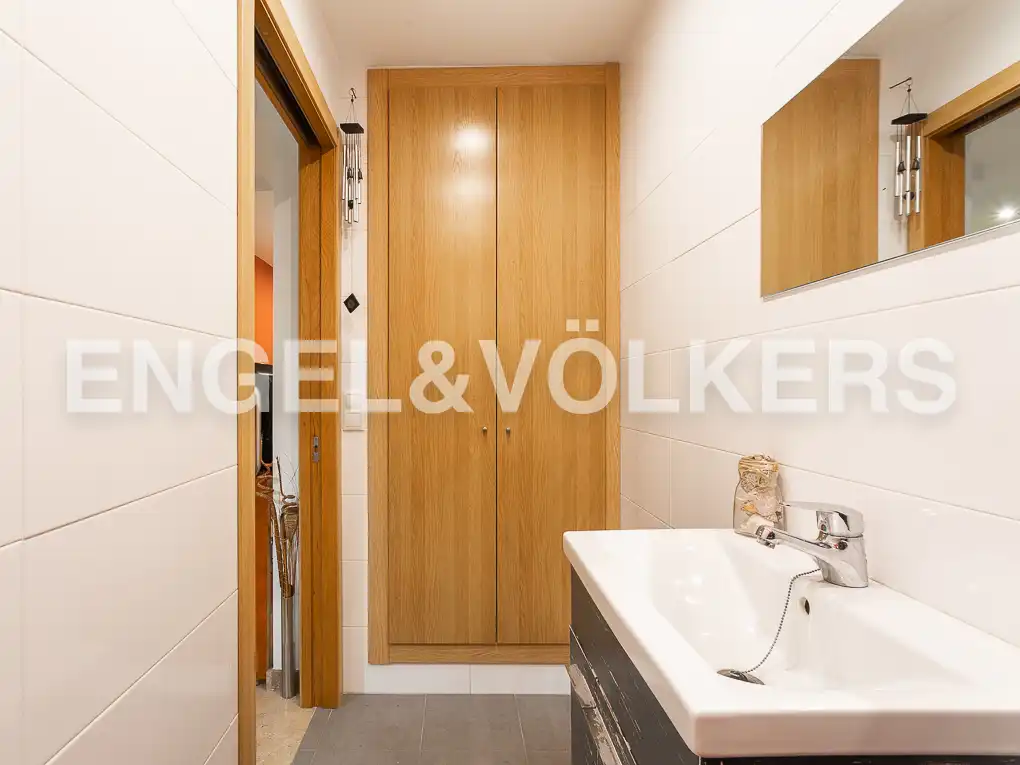 Badezimmer von Dachboden zur Miete in Valencia mit Heizung, Terrasse und Möbliert