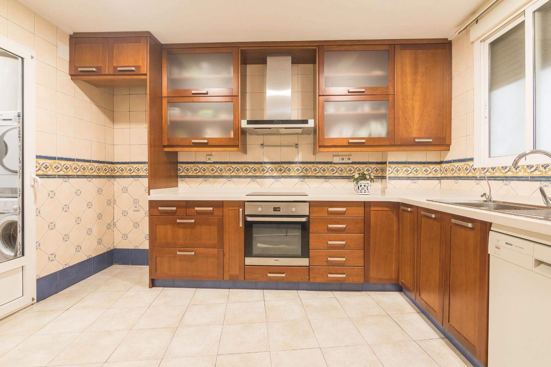 Kitchen of Flat for sale in Elche / Elx  with Air Conditioner and Balcony