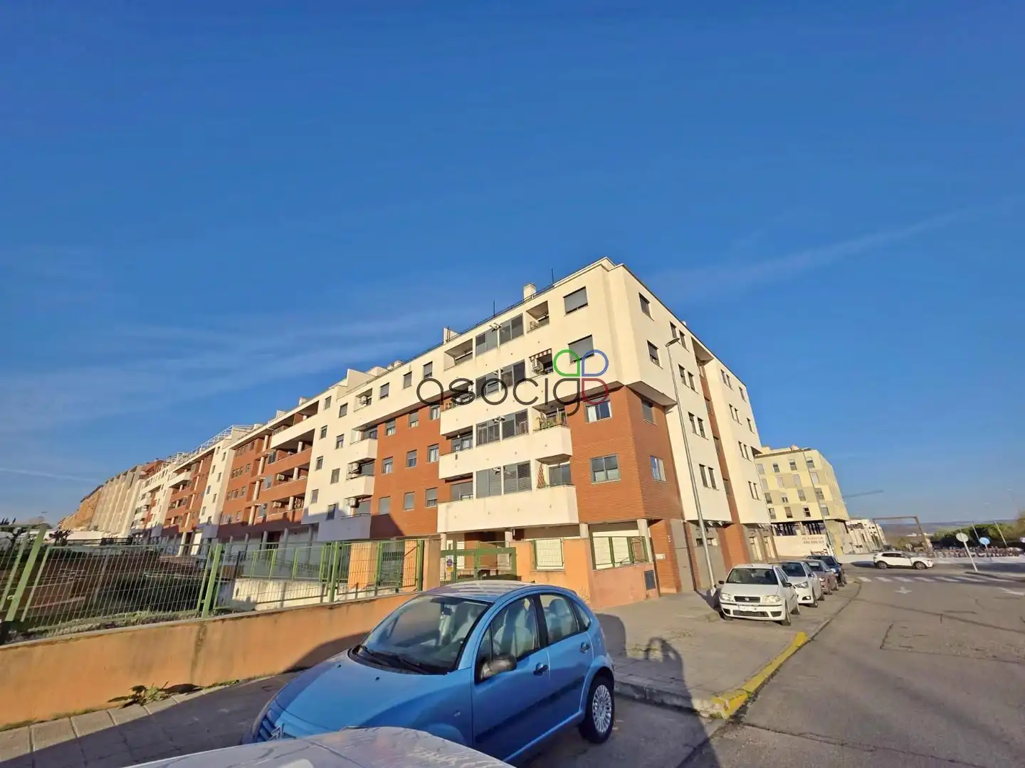 Außenansicht von Garage zum Verkauf in Guadalajara