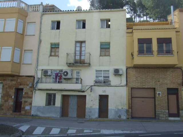 Edificio en Venta en Moli, 35 en Flix