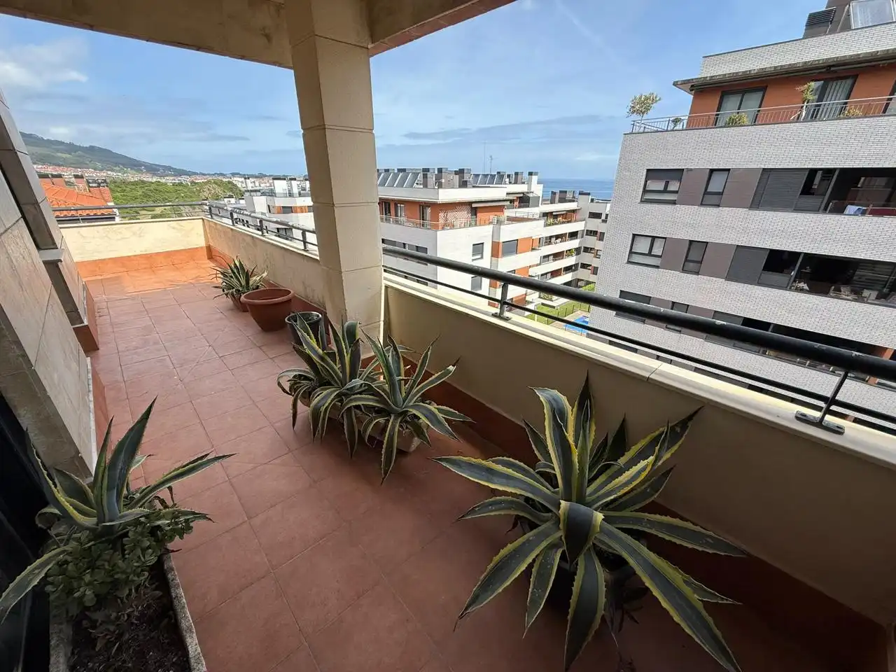 Terrassa de Pis en venda en Castro-Urdiales amb Calefacció, Parquet i Terrassa