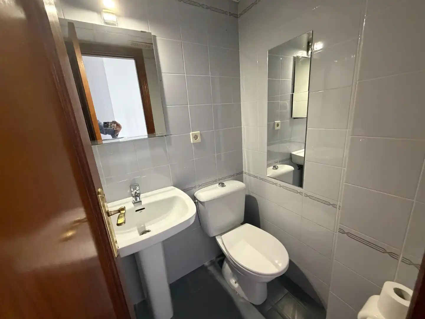 Badezimmer von Wohnung zur Miete in Sevilla mit Klimaanlage und Terrasse