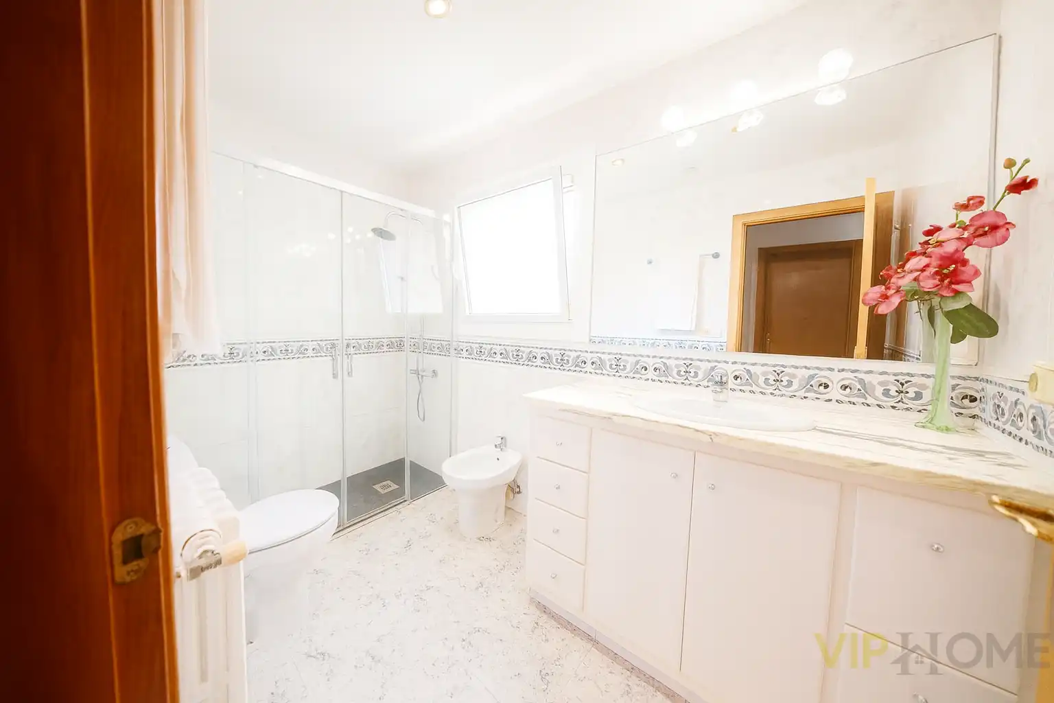 Bathroom of Houses for sale in Castell d'Aro, Platja d'Aro i s'Agaró  with Air Conditioner, Heating and Terrace