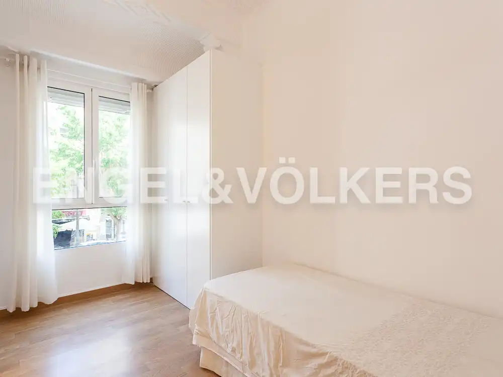 Bedroom of Flat for rent in Valencia  with Heating, Parquet flooring and Terrace