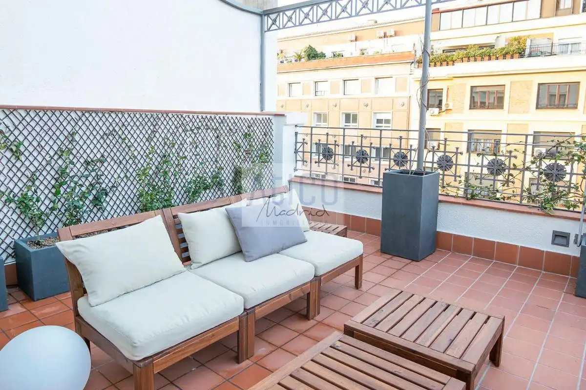 Terrassa de Àtic de lloguer en Madrid amb Aire condicionat, Terrassa i Moblat