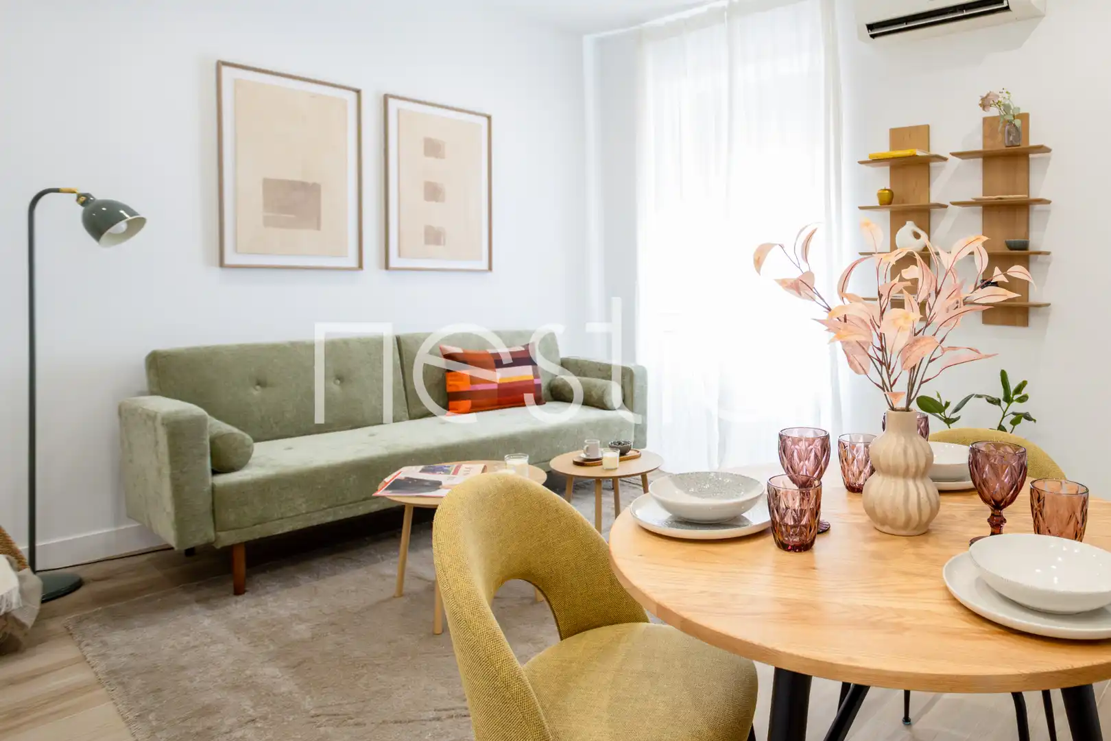 Sala d'estar de Apartament de lloguer en Madrid amb Aire condicionat, Calefacció i Moblat