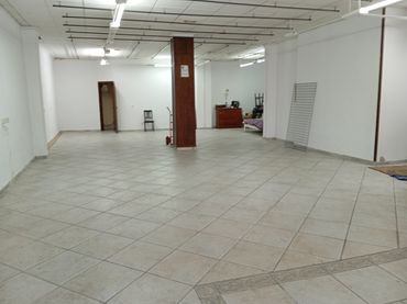Local comercial en venda a Calle Duque de Almodóvar