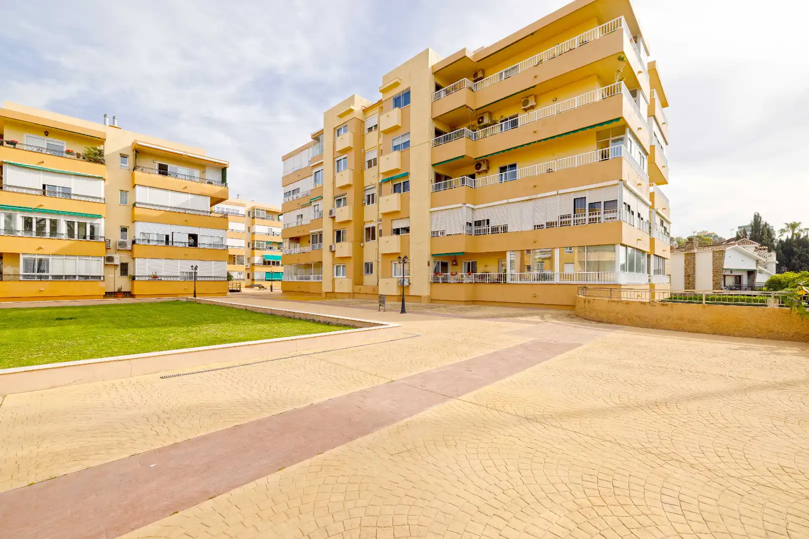 Außenansicht von Wohnung zum Verkauf in Málaga mit Klimaanlage, Heizung und Terrasse
