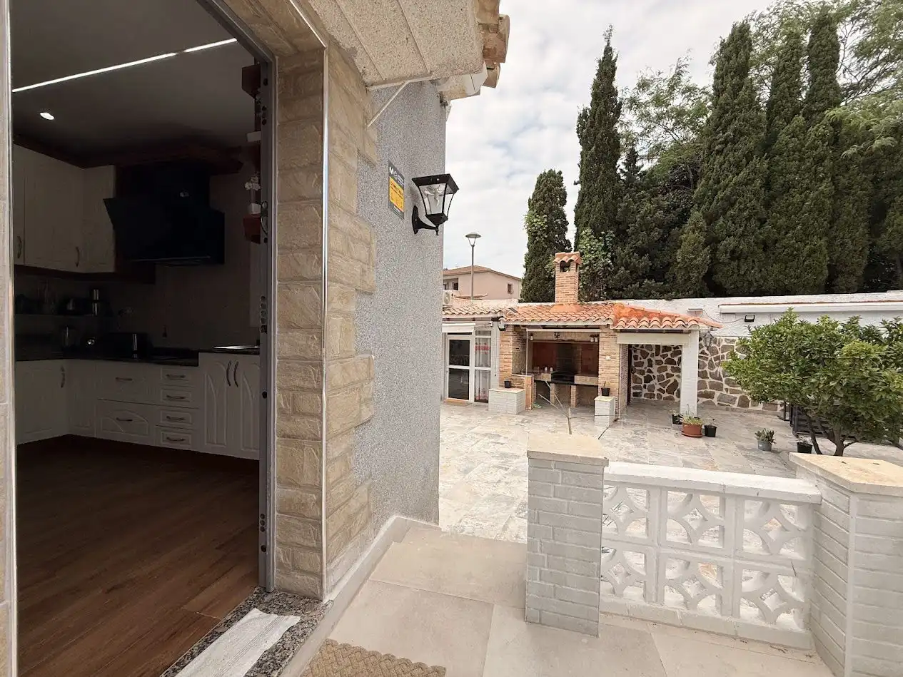 Terrassa de Casa o xalet en venda en El Campello amb Aire condicionat, Calefacció i Jardí privat