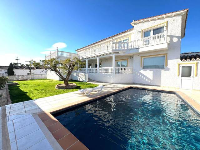 Casa-chalet en Venta en Campo de Mijas