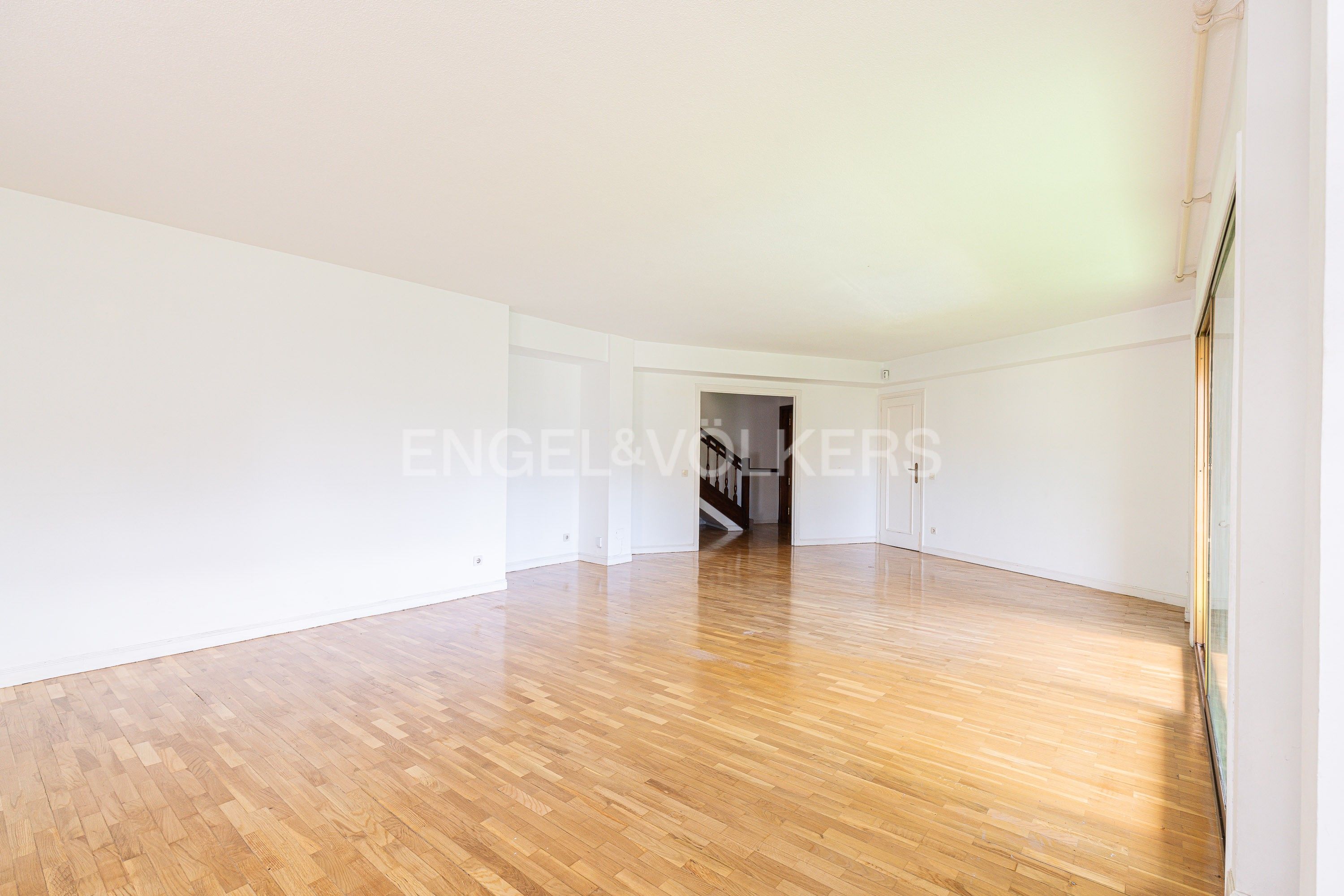 Sala d'estar de Pis de lloguer en Majadahonda amb Aire condicionat, Calefacció i Jardí privat