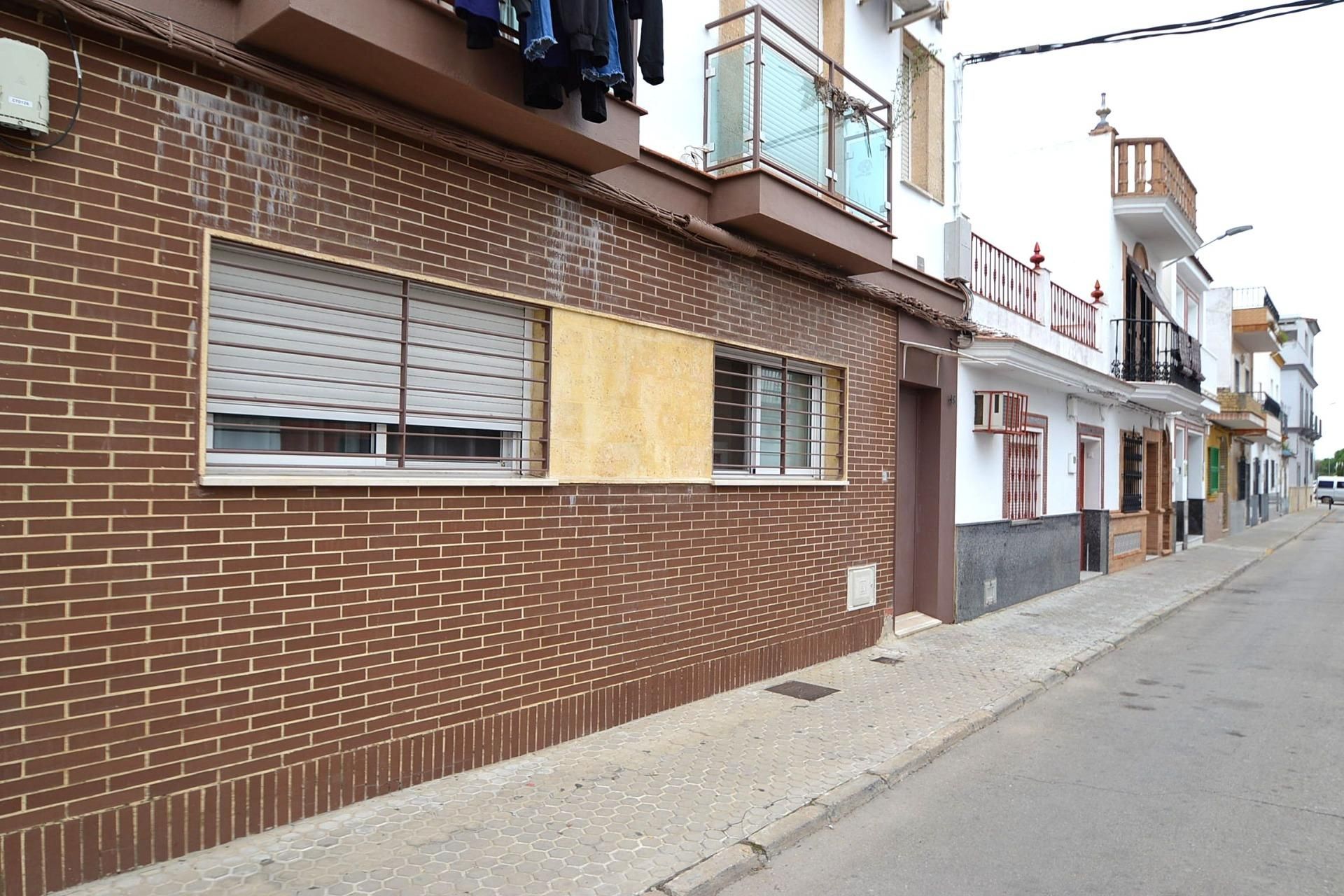 Vista exterior de Dúplex en venda en Camas amb Terrassa i Balcó