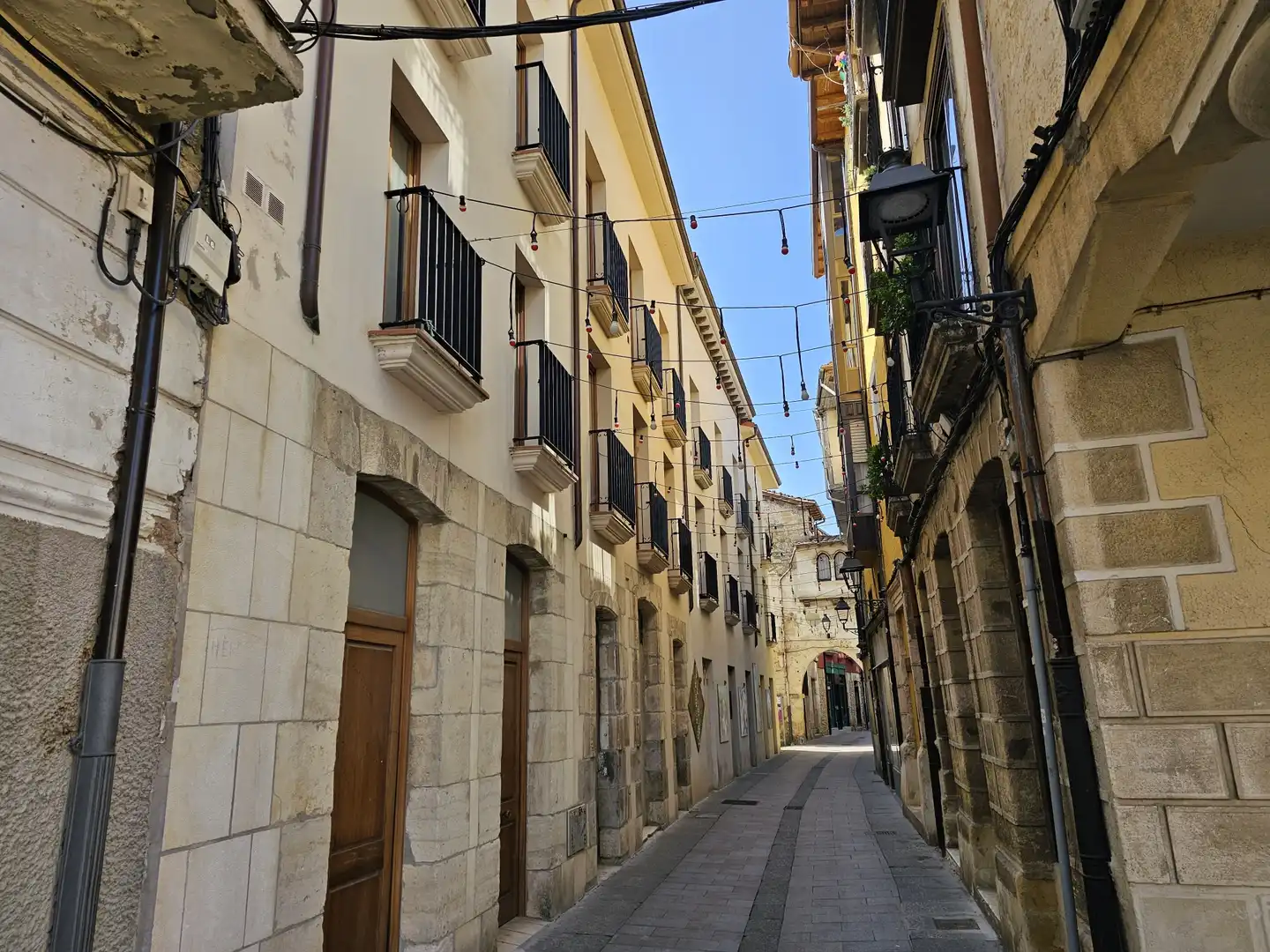 Vista exterior de Piso en venta en Medina de Pomar