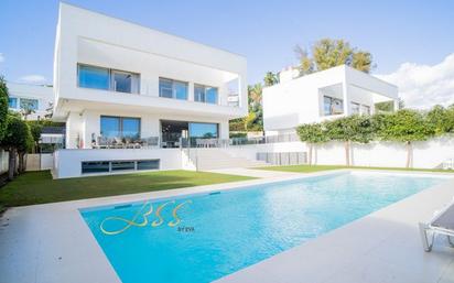 Exterior view of House or chalet to rent in Estepona  with Air Conditioner, Terrace and Swimming Pool