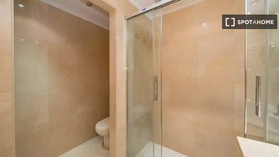 Bathroom of Flat for share in Moncloa - Aravaca