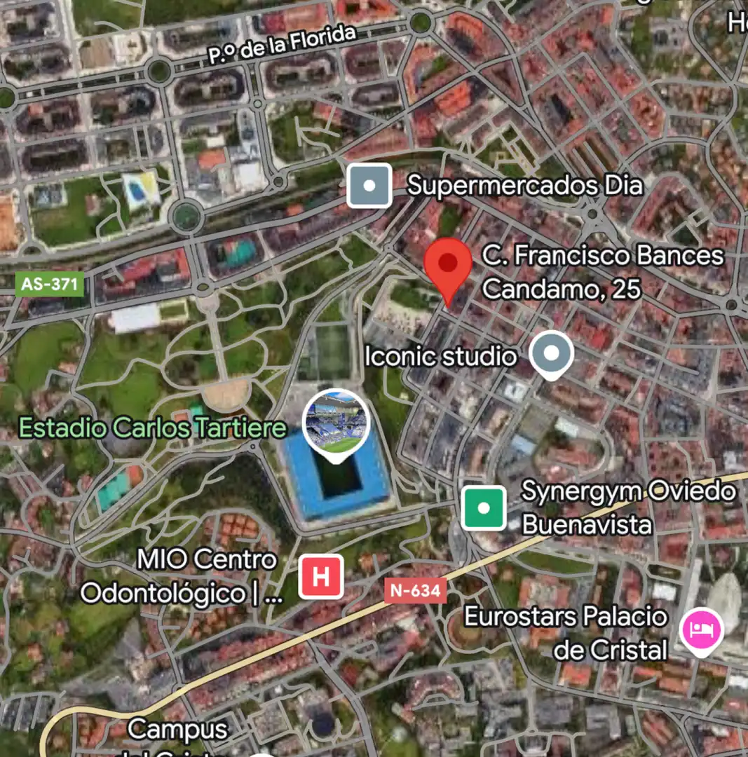 Vista exterior de Piso en venta en Oviedo  con Calefacción, Jardín privado y Parquet