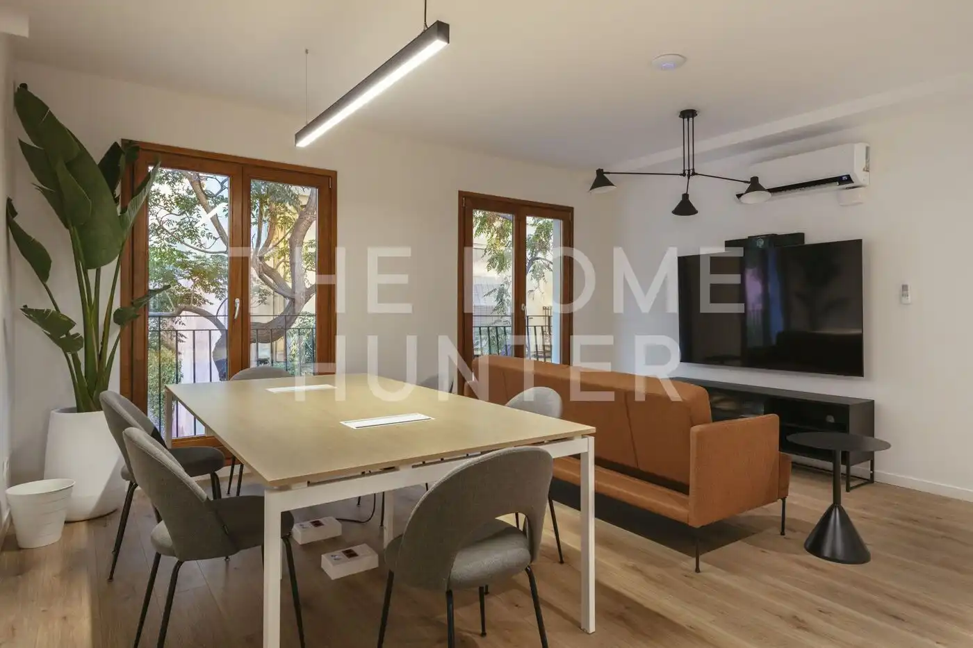 Menjador de Casa o xalet en venda en Barcelona amb Aire condicionat, Calefacció i Jardí privat