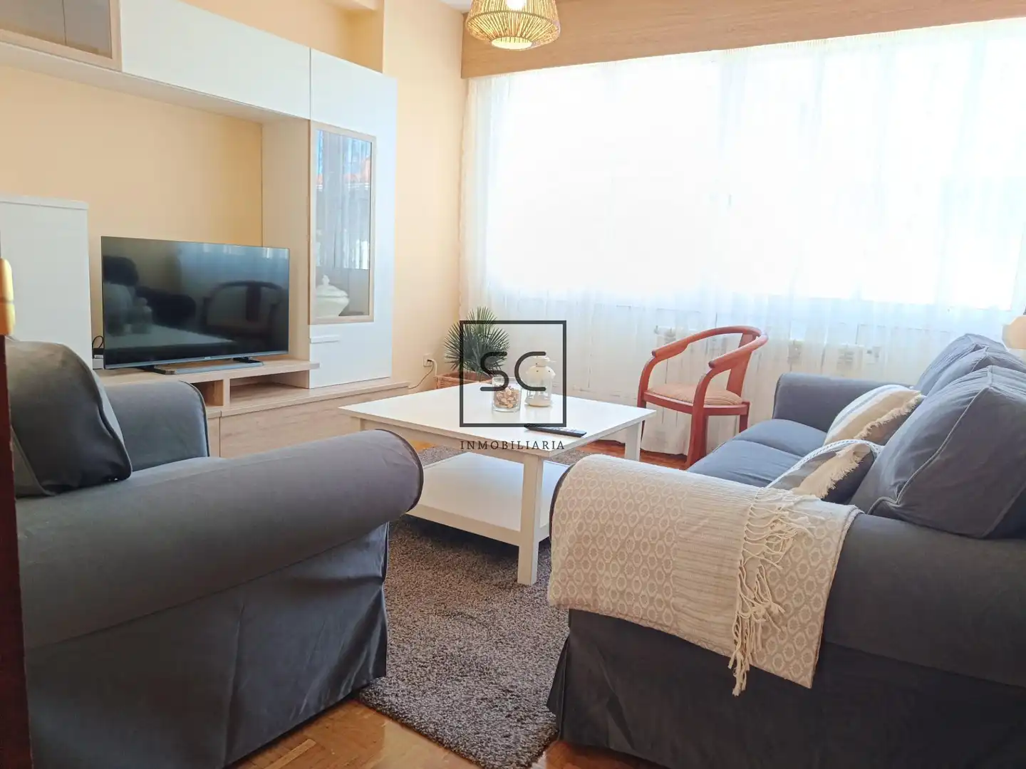 Sala de estar de Piso en venta en Pontedeume con Calefacción y Amueblado