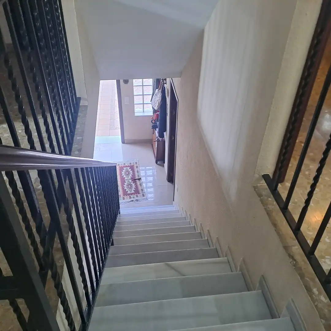 Casa adosada en venda en Dos Hermanas amb Aire condicionat, Traster i Piscina comunitària