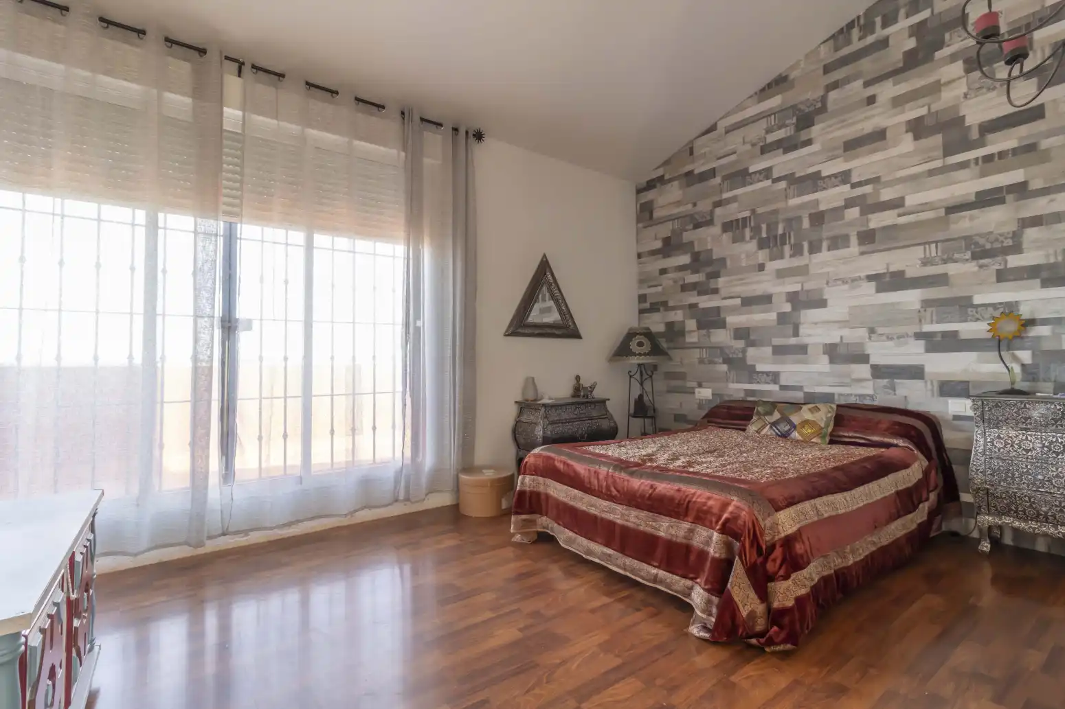 Dormitori de Casa o xalet en venda en Alcalá de Guadaira amb Aire condicionat, Terrassa i Piscina