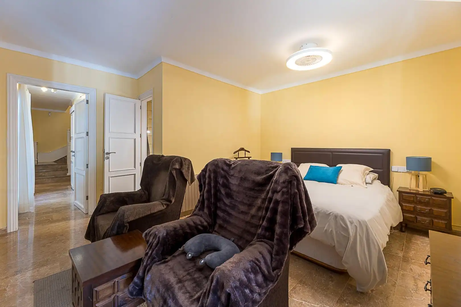 Habitación de Casa adosada en venta en Calvià con Aire acondicionado, Calefacción y Jardín privado