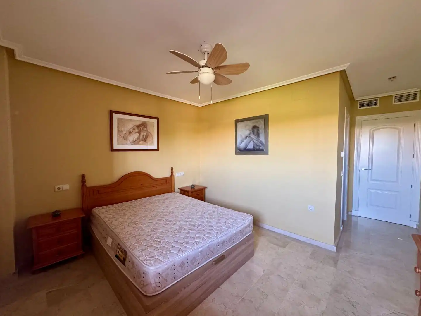 Schlafzimmer von Wohnung zum Verkauf in Roquetas de Mar mit Klimaanlage, Terrasse und Schwimmbad