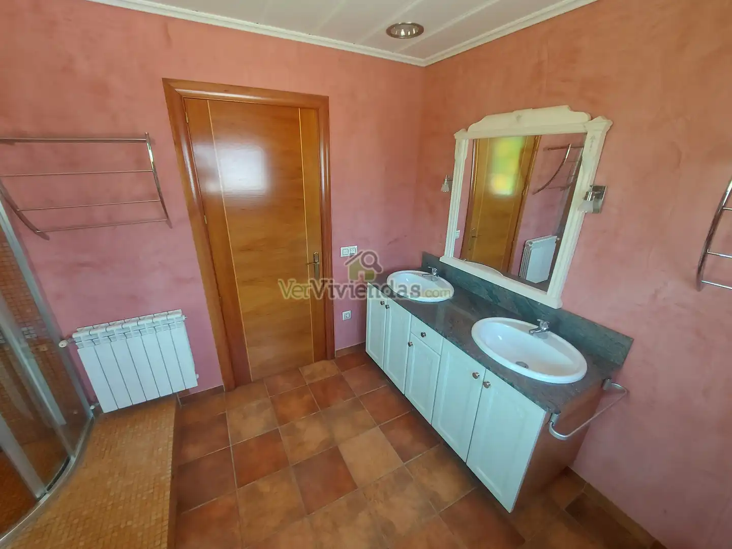 Bathroom of Houses for sale in Olèrdola  with Air Conditioner, Heating and Private garden