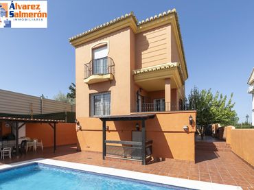 Villa avec balcon à vendre à Calle Cerro Bufón