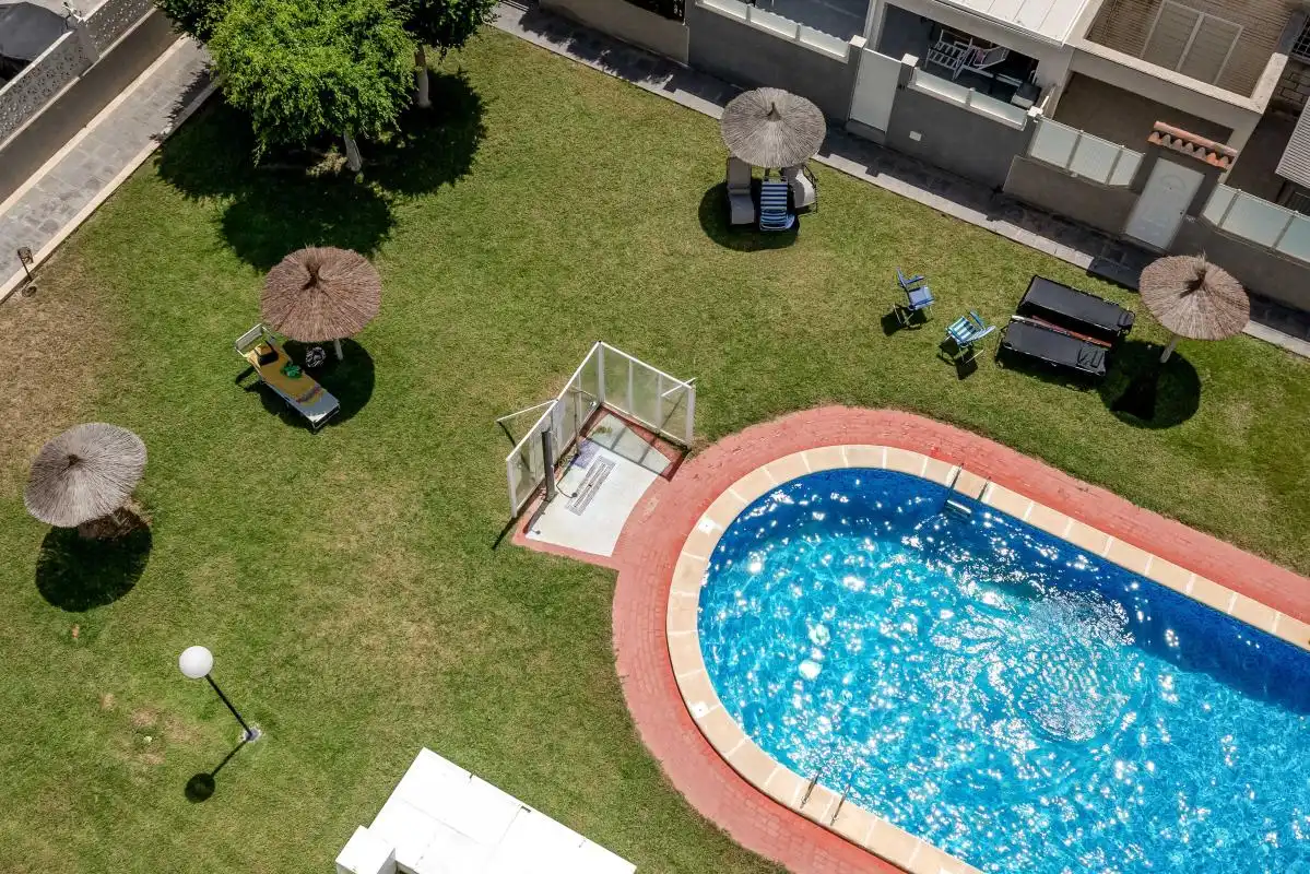 Piscina de Ático en venta en Torrevieja con Calefacción y Piscina