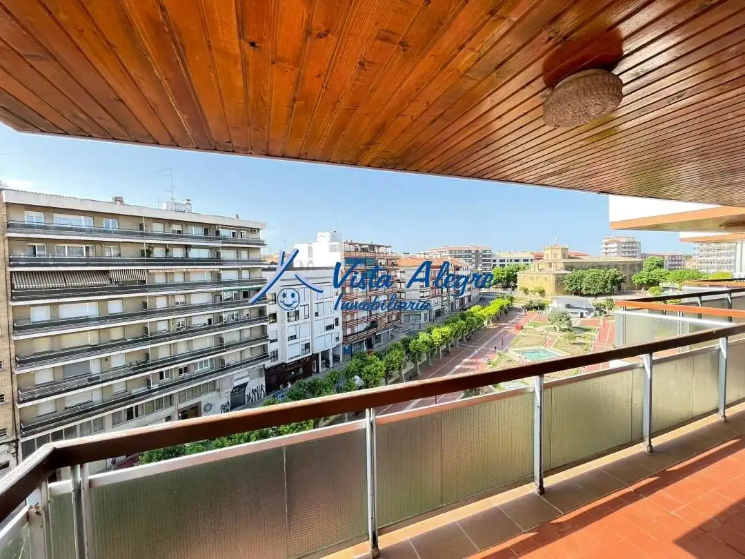 Vista exterior de Piso en venta en Haro con Calefacción, Terraza y Trastero