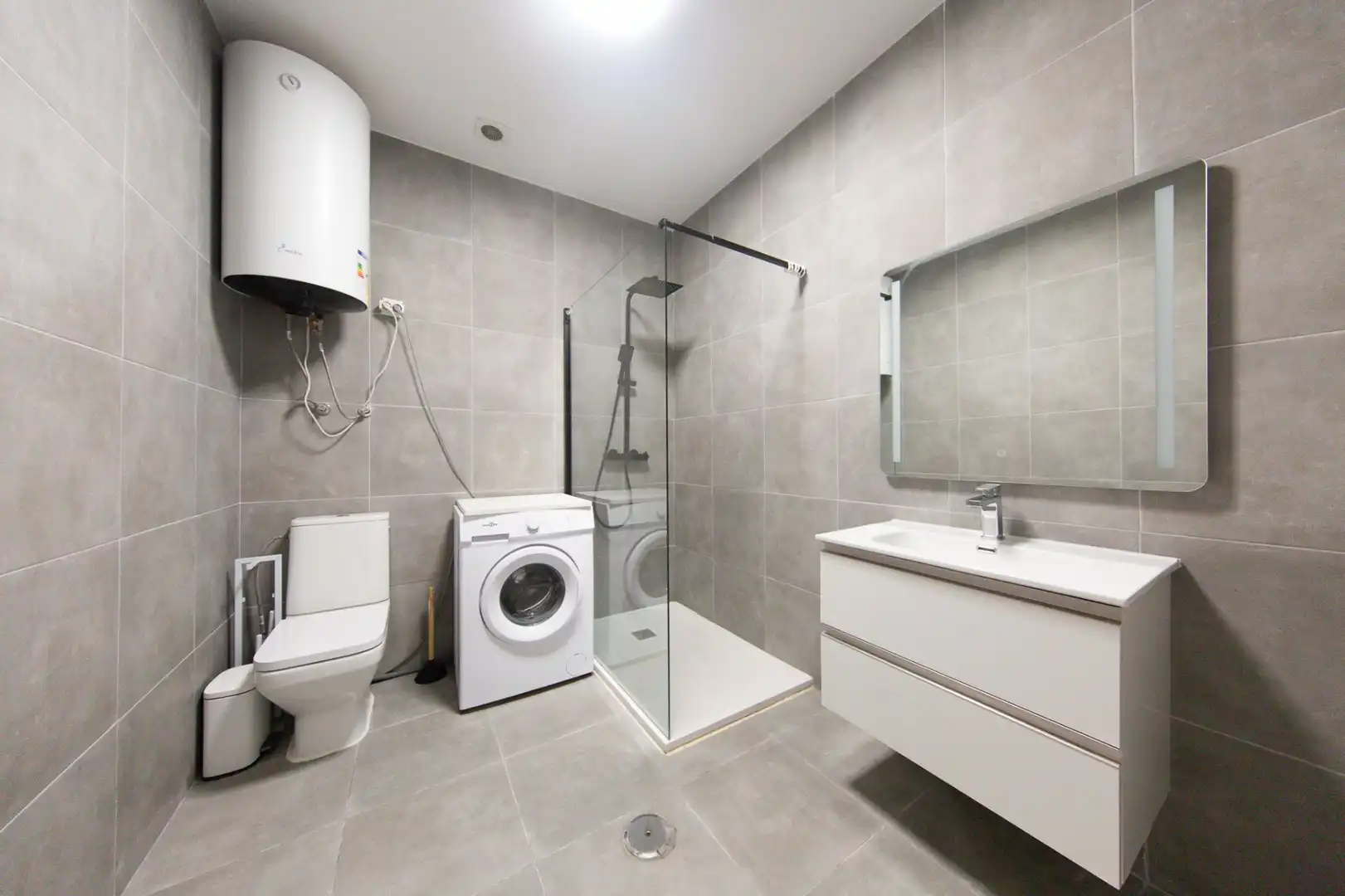 Badezimmer von Wohnung zum Verkauf in Alicante / Alacant mit Klimaanlage, Heizung und Abstellraum
