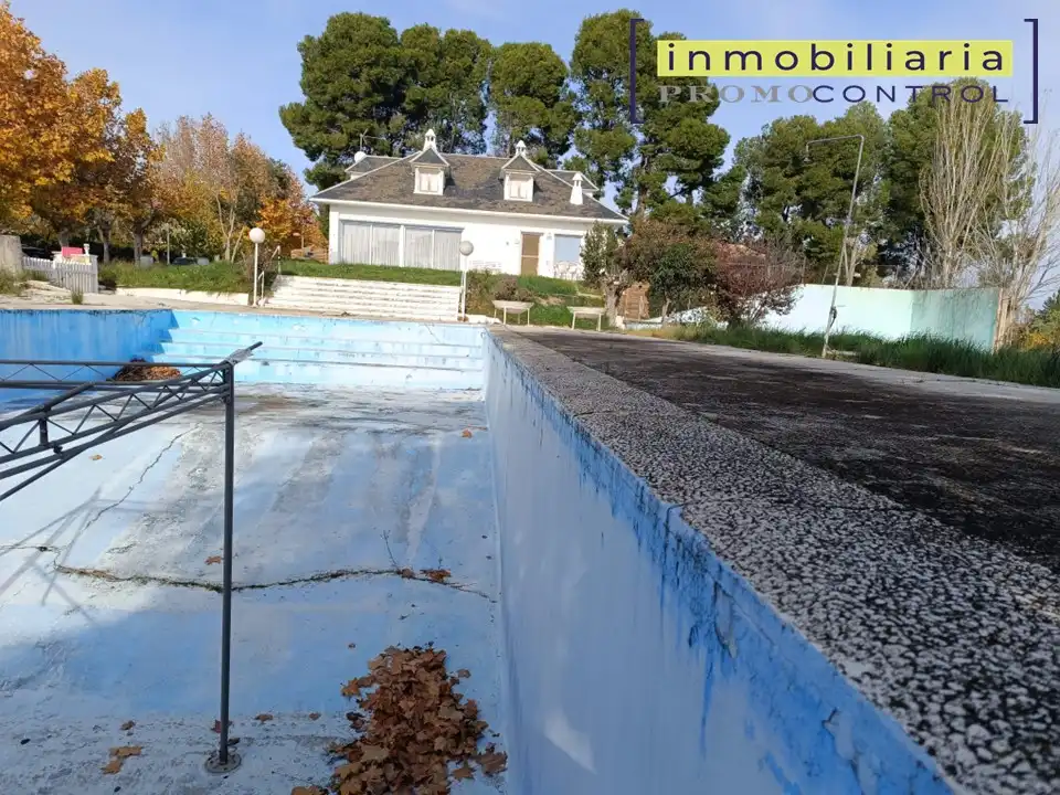 Chalet con terraza en venta en Calle Río Aragón 4, imagen 74