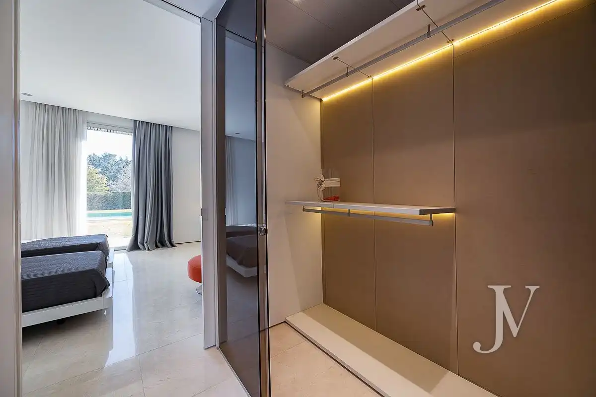 Houses for sale in Madrid  with Air Conditioner, Heating and Private garden