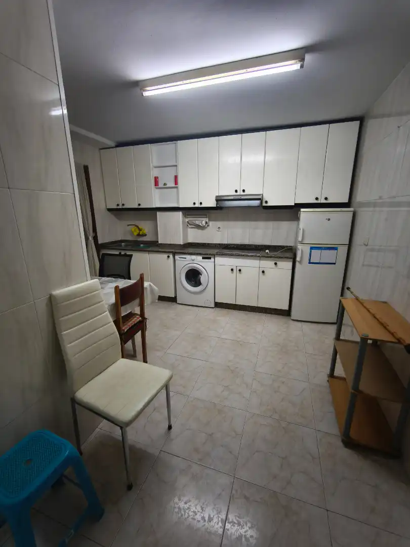 Kitchen of Flat for rent in Santiago de Compostela   with Heating, Parquet flooring and Furnished