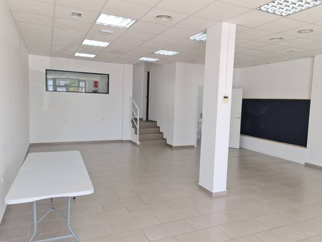 Local comercial en Venta en Calle Lope de Rueda en Fuente Alegre - El Chaparral - Los Morales