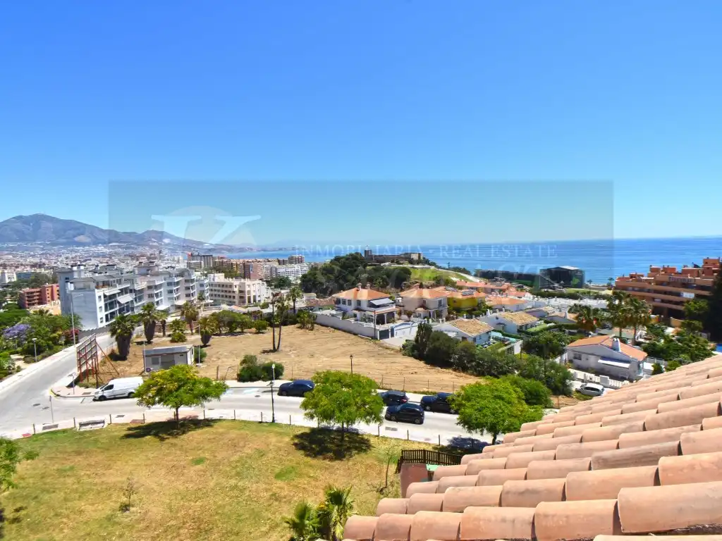 Exterior view of Attic for sale in Fuengirola  with Air Conditioner, Private garden and Terrace