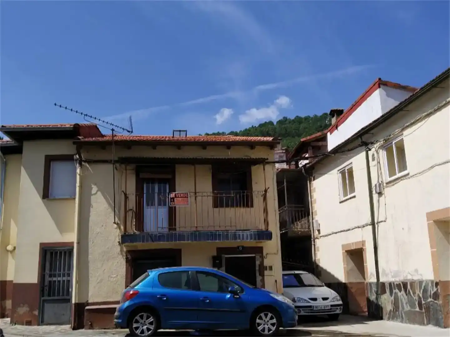 Vista exterior de Casa o xalet en venda en Nuñomoral amb Balcó