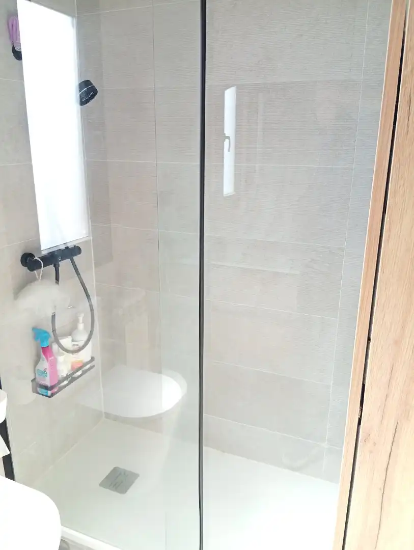 Bathroom of Flat for sale in Madrid  with Air Conditioner, Heating and Storage room