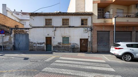 Atención promotores. Casa para derribar y hacer bloque de hasta 720 m2 de obra en Maracena centro
