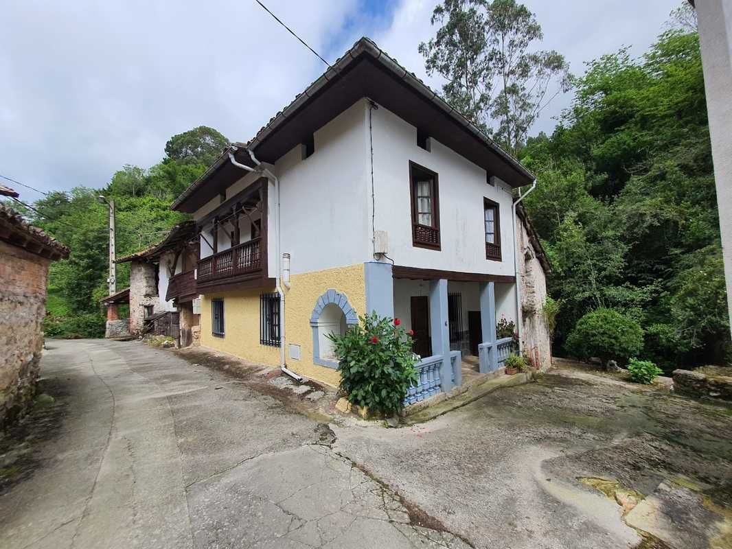 Exterior view of Country house for sale in Llanes