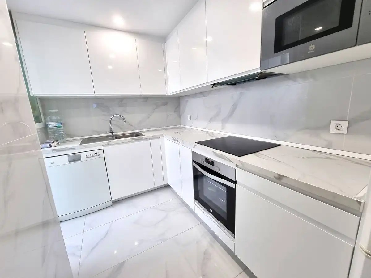 Apartament amb piscina en venda a Nueva Andalucía, imagen 5