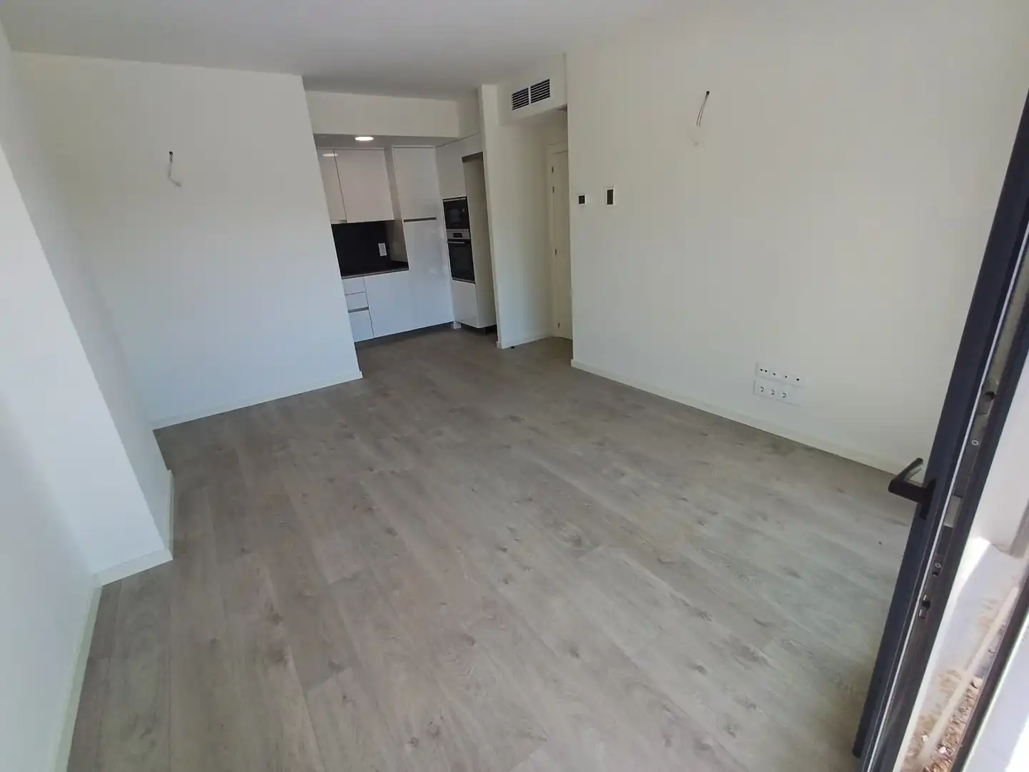 Living room of Flat for rent in Esplugues de Llobregat  with Air Conditioner, Heating and Parquet flooring