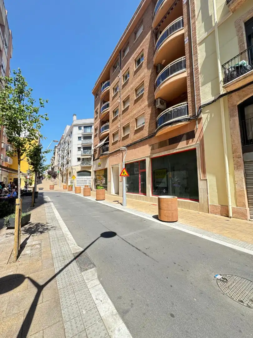 Vista exterior de Local en venta en Tarragona con Aire acondicionado, Calefacción y Amueblado