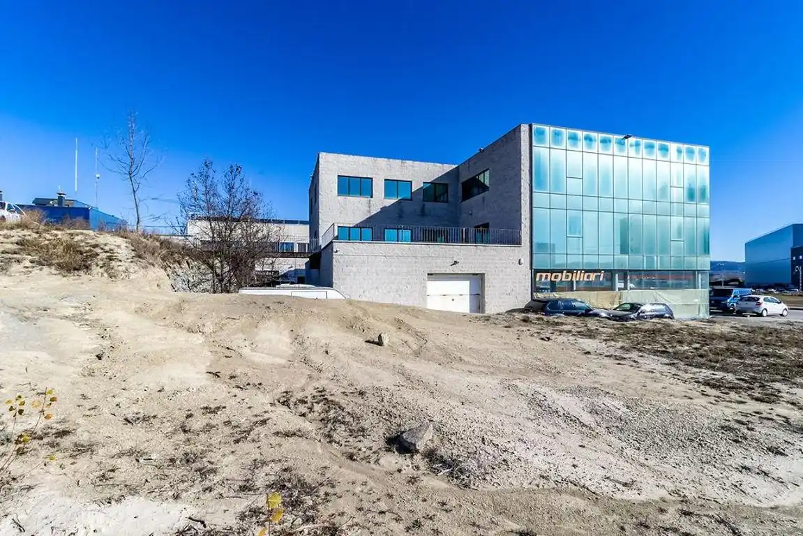 Nave industrial en venta en Camí de Barcelona a Puigcerdà, imagen 2