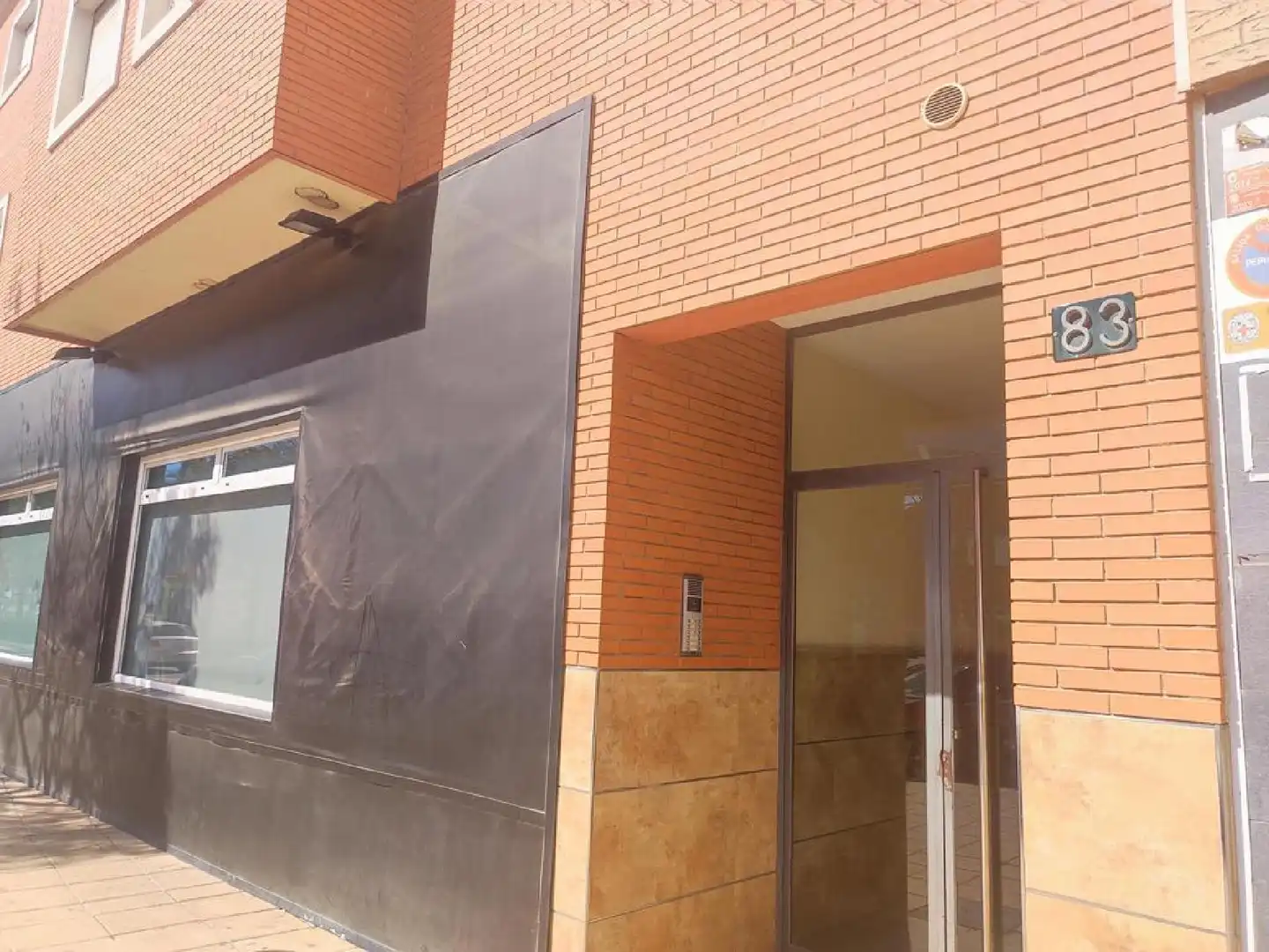 Vista exterior de Pis en venda en Almería