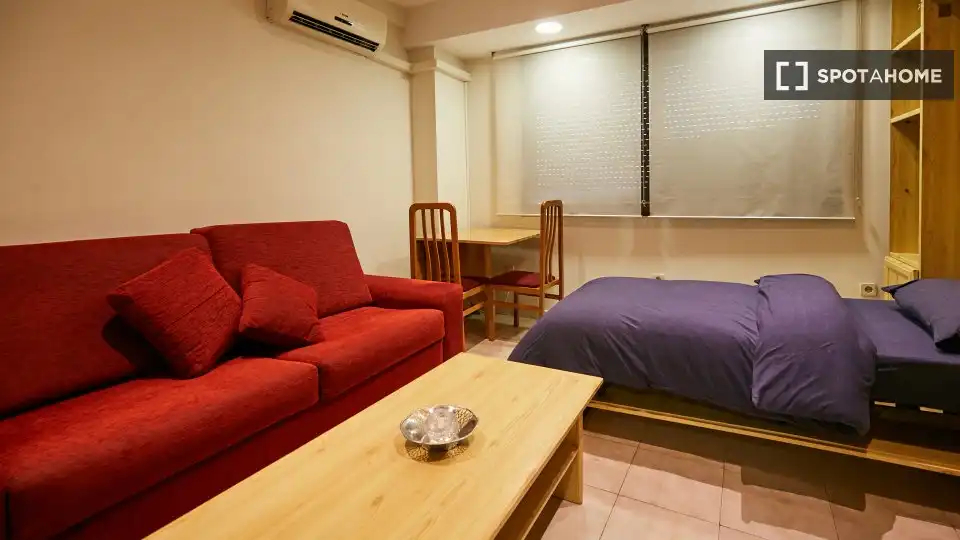 Sala de estar de Piso de alquiler en Madrid con Aire acondicionado, Calefacción y Amueblado