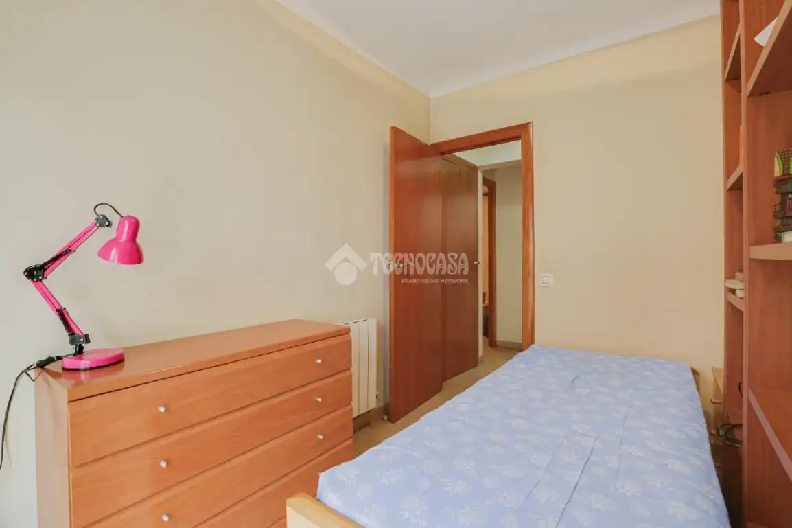Habitación de Piso en venta en Mollet del Vallès con Amueblado y Balcón