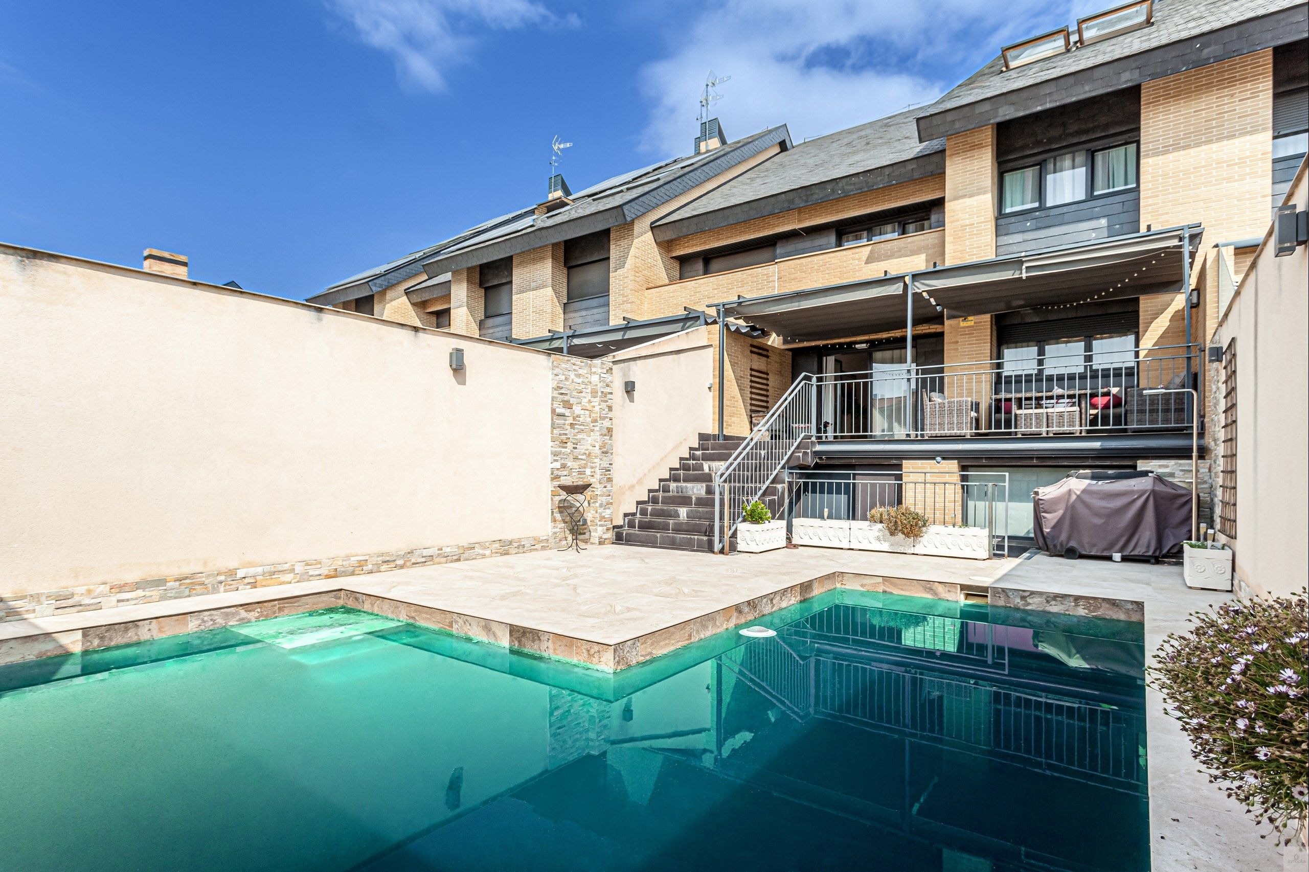 Piscina de Casa o xalet en venda en Fuenlabrada amb Calefacció, Terrassa i Traster